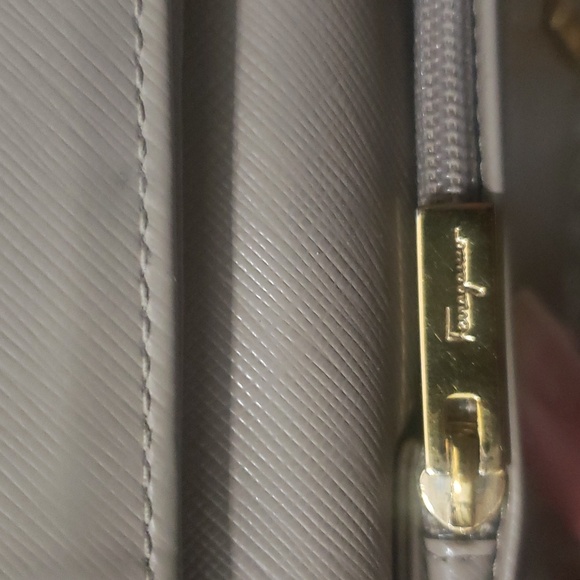 Ferragamo (Salvatore Ferragamo) RARE long wallet/id slot Authentic - Picture 8 of 11
